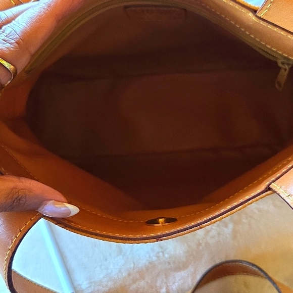 Alviero Martini Tan World Map Tote - Picture 6 of 7